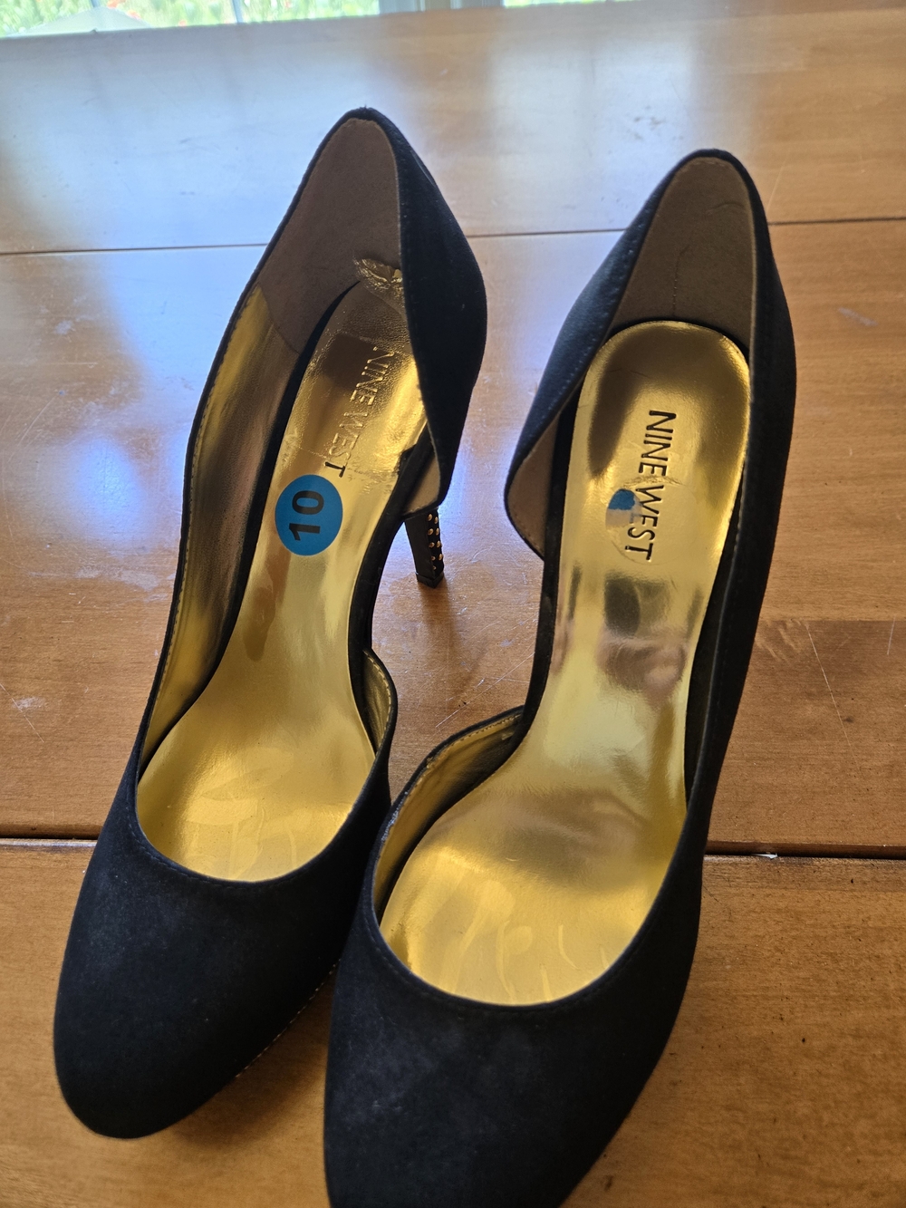 Nine West Black Suede Pointed Pumps with Gold Insole